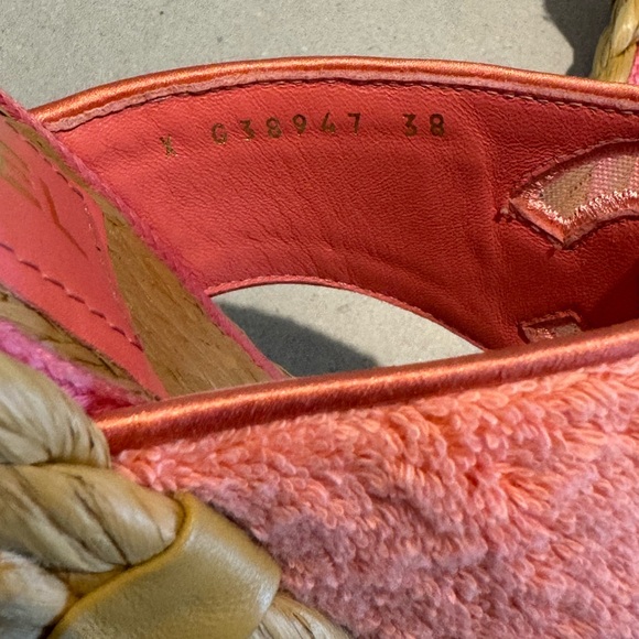 WB Chanel pink terry cloth and raffia sandals size 38 - Picture 10 of 16